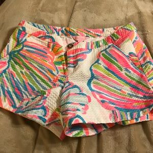 Lilly Pulitzer white print shorts Sz 00 like new